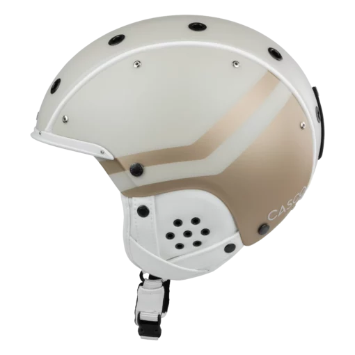 Weißer Casco SP-3 Skihelm mit beigem Seitenpanel, Belüftungslöchern und schwarzem Kinnriemen in Seitenansicht.