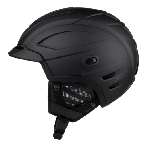 Schwarzer Casco SP-5 Prime Skihelm in Seitenansicht mit Ohrpads, Belüftungsschlitzen und Kinnriemen.